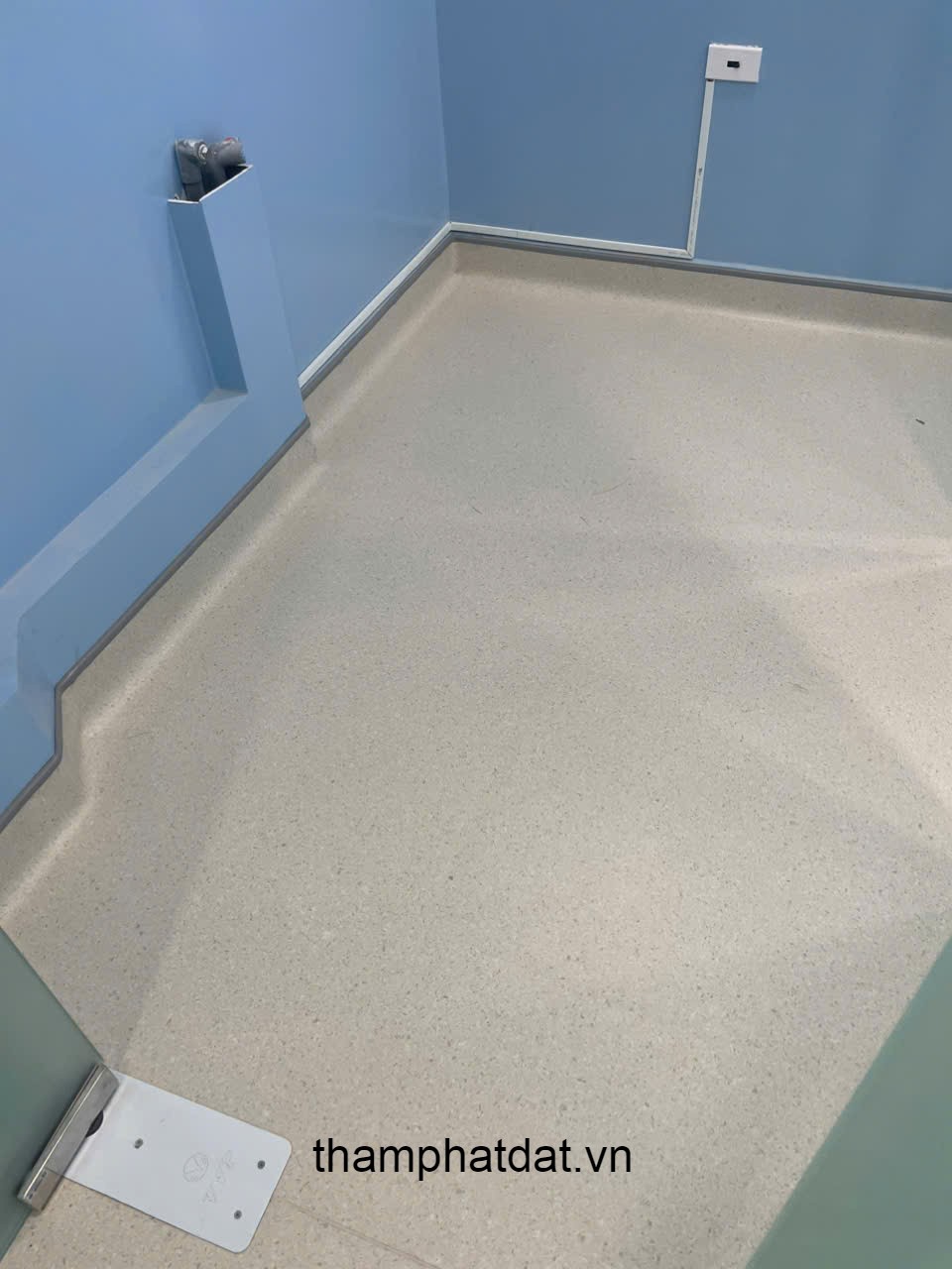 sàn vinyl kháng khuẩn phòng khám phú nhuận 